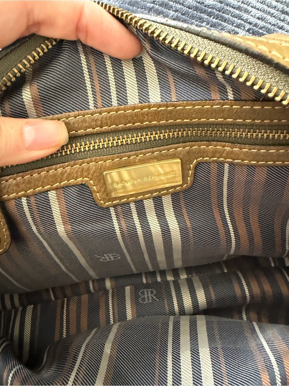 Banana Republic Classic Brown Leather Satchel Handbag - Picture 12 of 16